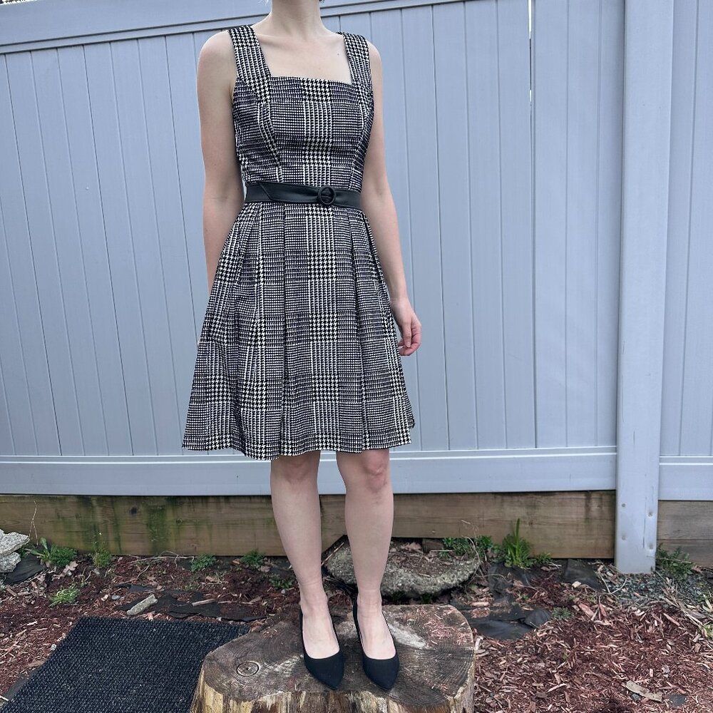 Houndstooth Fit & Flare Dress with Keyhole Back Cut-Out - Review size 8